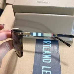 Burberry | Accessories | Burberry Tortoise Shell Sunglasses  display picture 1